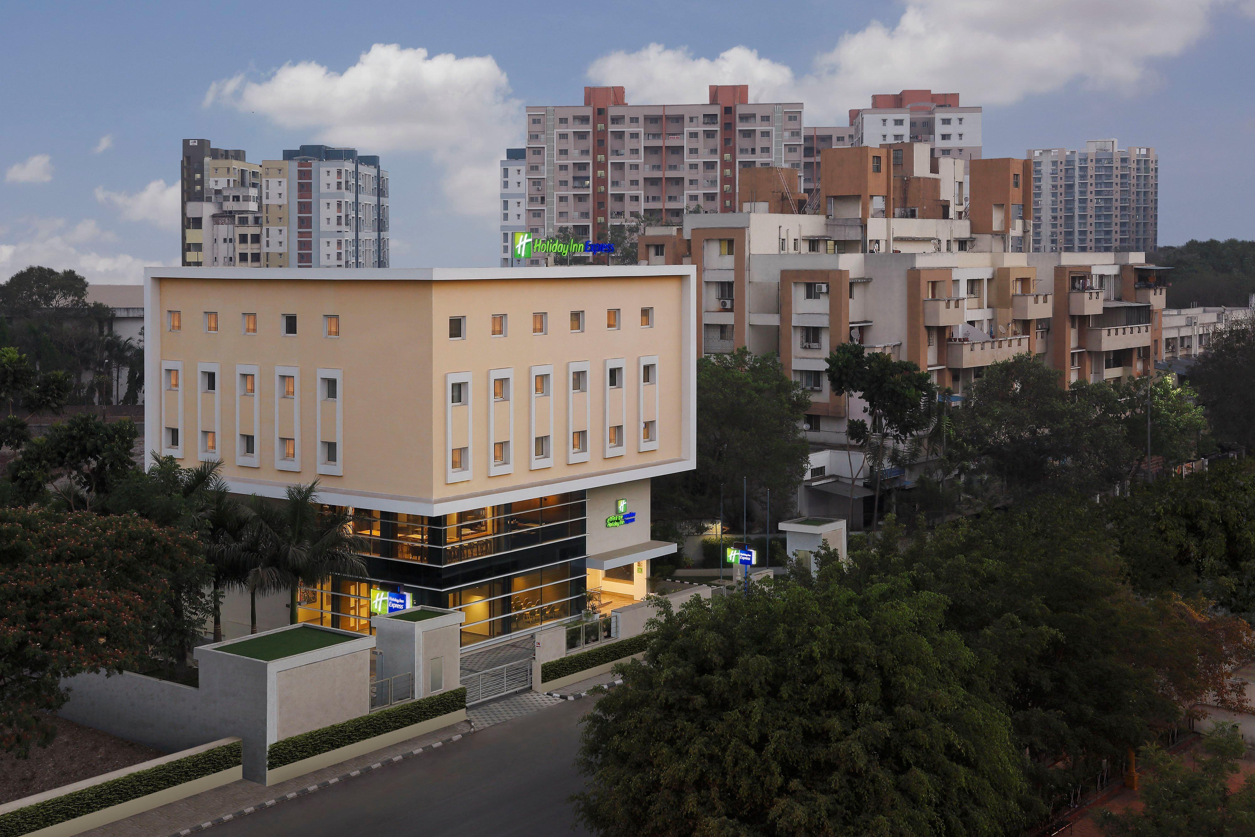Holiday Inn Express Pune Pimpri By Ihg Pimpri-Chinchwad Exterior foto