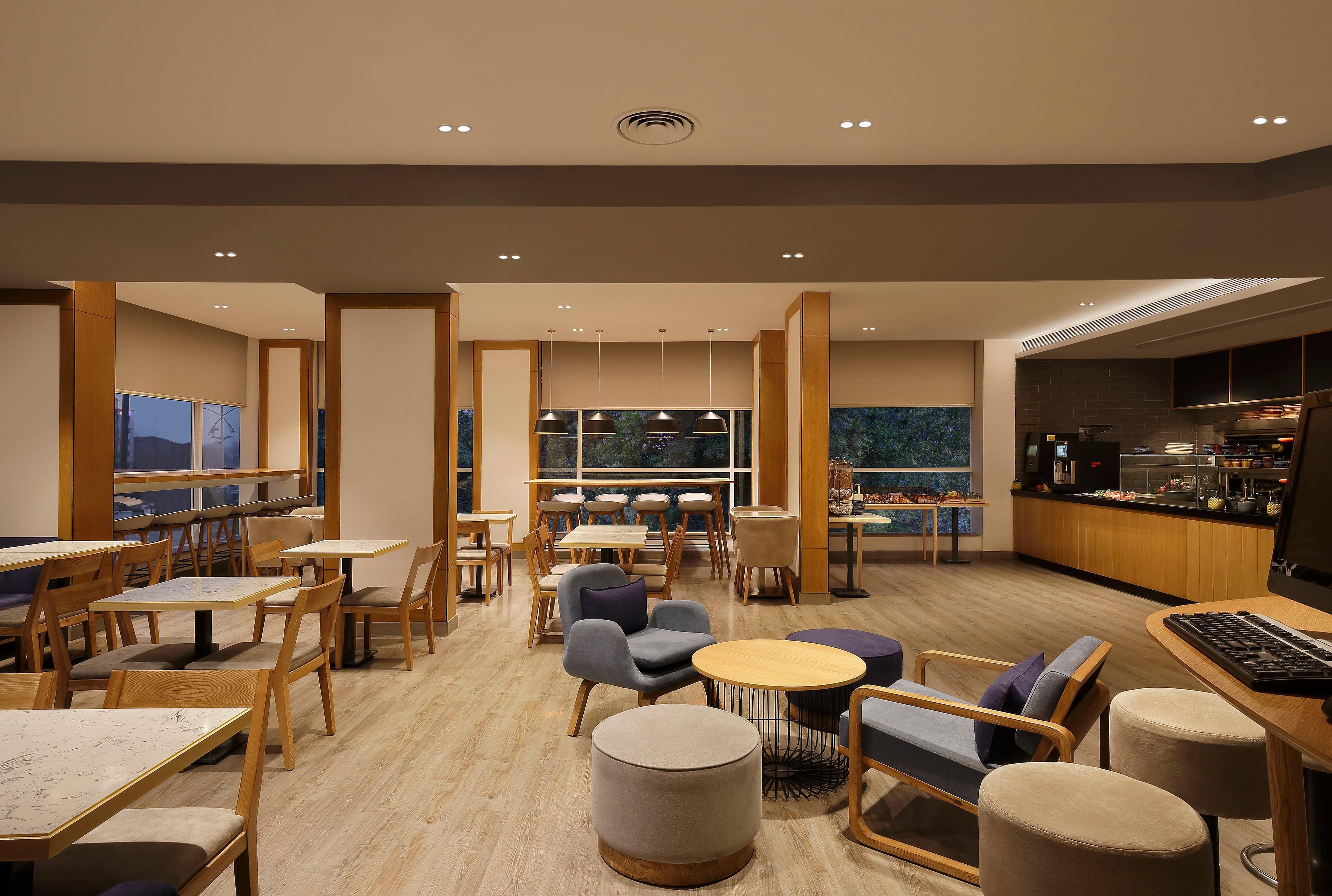 Holiday Inn Express Pune Pimpri By Ihg Pimpri-Chinchwad Exterior foto