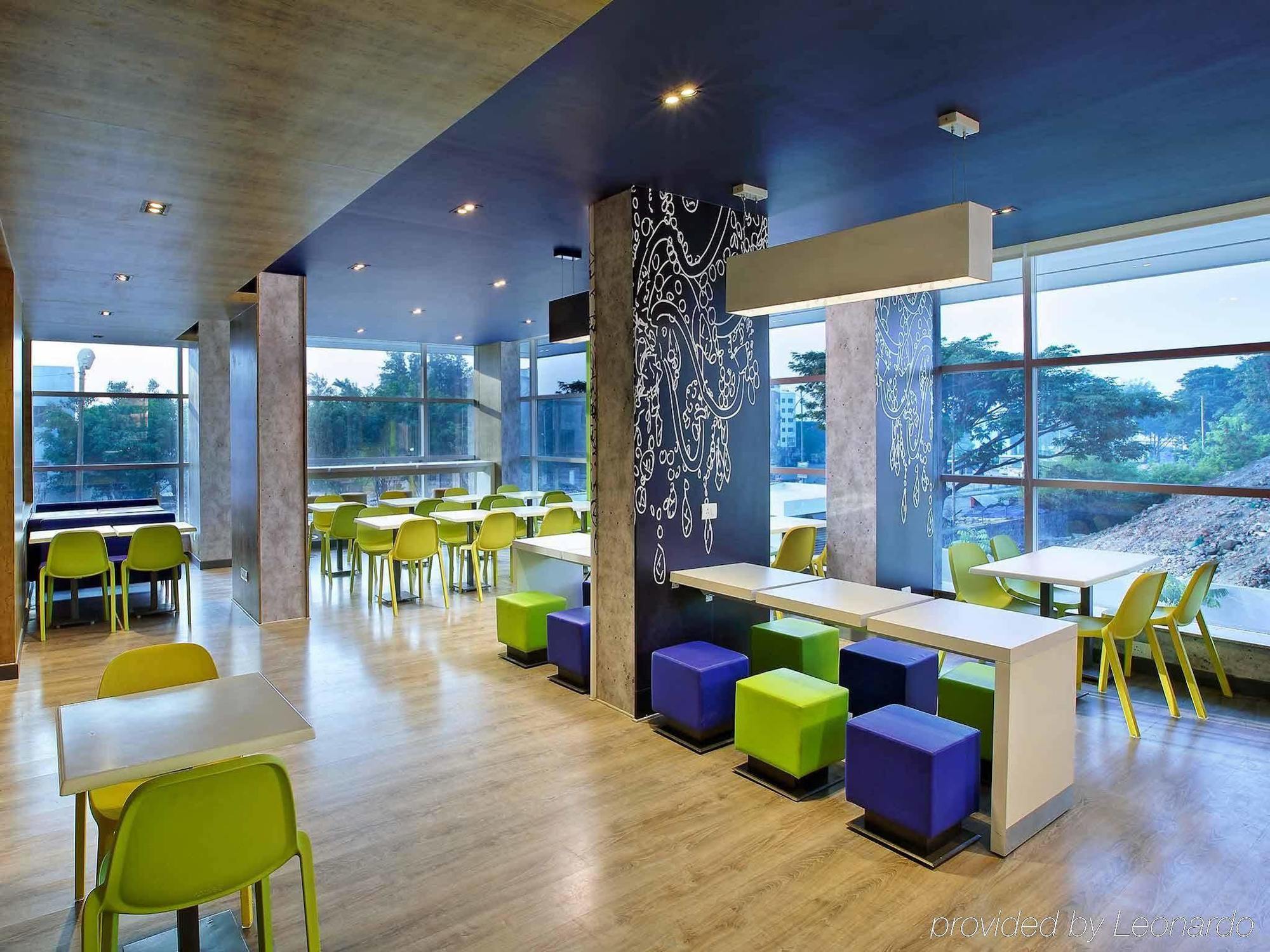 Holiday Inn Express Pune Pimpri By Ihg Pimpri-Chinchwad Exterior foto